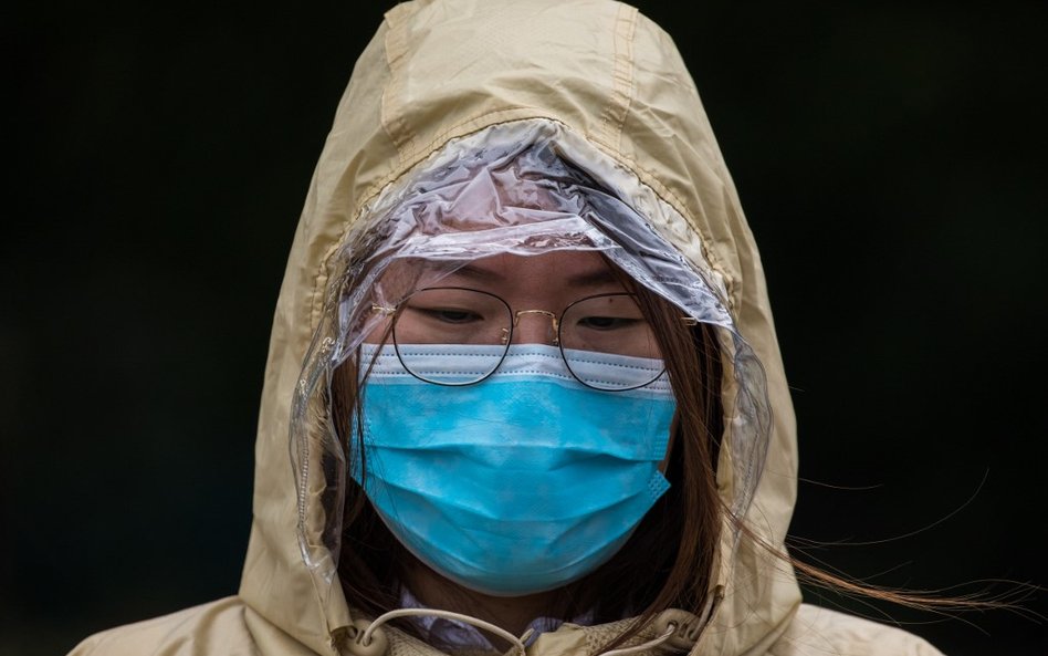 Hongkong: Komunia święta do ręki i msze w maskach