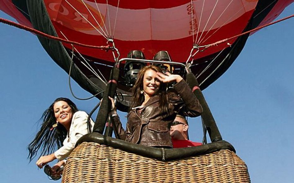 Finalistki Miss World latały balonami na Mazurach, 2006 r.