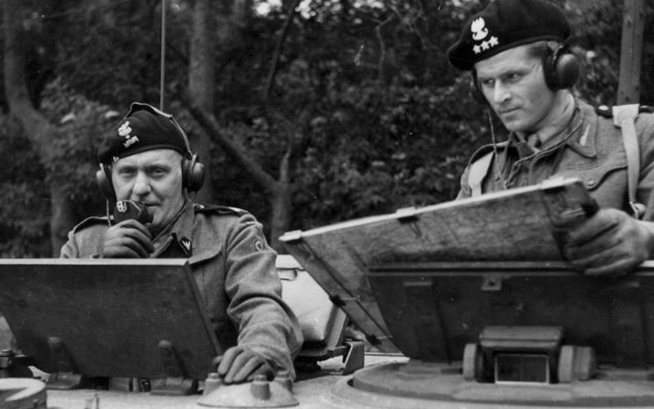 Gen. Stanisław Maczek i rotmistrz T. Wysocki, lipiec 1944