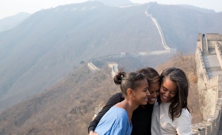 Michelle Obama na zdjęciu z córkami - Sashą i Malią