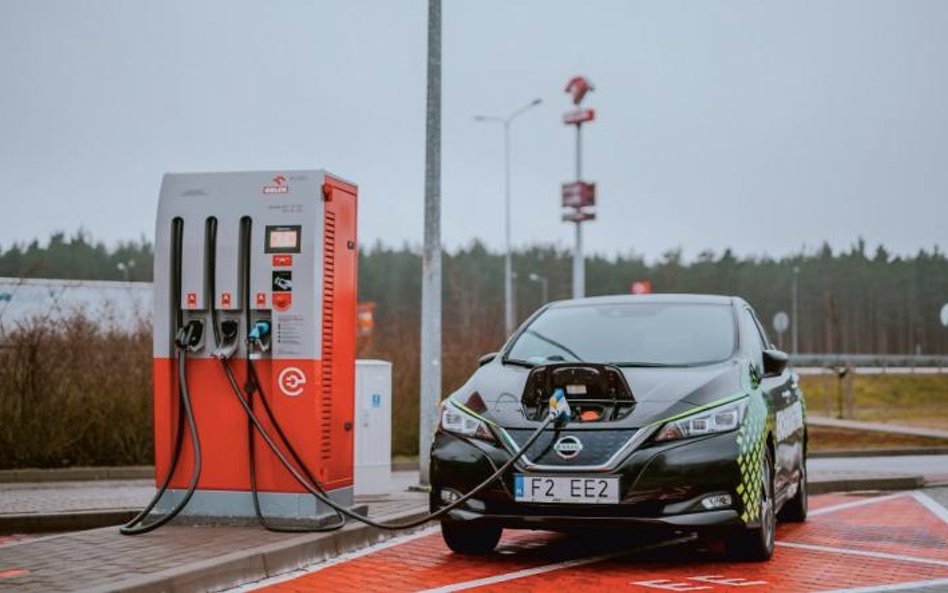 Ekoenergetyka podpisała z PKN Orlen kontrakt na dostawy infrastruktury szybkiego ładowania. Na stacj