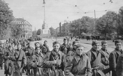 Armia Czerwona po zdobyciu centrum Rygi, październik 1944