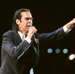 Nick Cave (ur. 1957), syn liberała, czytelnik Biblii oraz Dostojewskiego, tęskniący na dnie uzależni