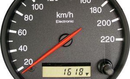 Dojazdy z domu do pracy też mają związek z przychodem