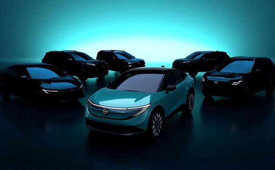 Nowy Nissan Leaf w otoczeniu innych nowości Nissana