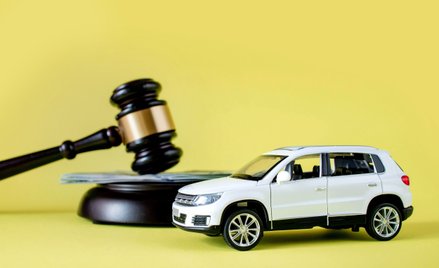 Jeśli sąd orzeknie przepadek pojazdu, to trafia on do Krajowej Administracji Skarbowej, a urzędy ska