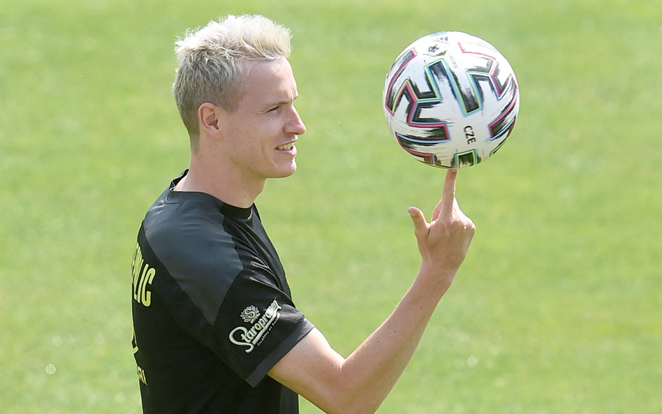 Jakub Jankto ma 27 lat, gra w Sparcie Praga. W reprezentacji Czech wystąpił 45 razy, zdobył 4 gole