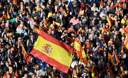 Pakt zawarty pomiędzy rządzącymi socjalistami a katalońskimi separatystami sprowokował falę masowych