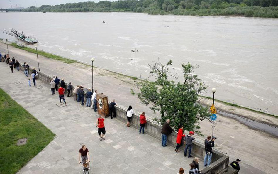 Informacje z terenów zagrożonych powodzią