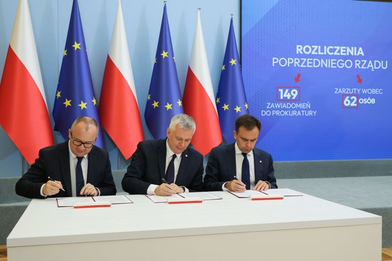 Minister sprawiedliwości Adam Bodnar, minister spraw wewnętrznych i administracji, koordynator służb