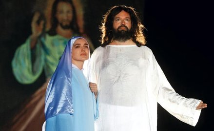 W inscenizacji wzięło udział 300 aktorów amatorów. Jezusa zagrał Ziemowit Howadek, informatyk z Pozn