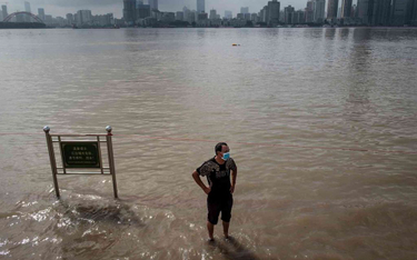 Chiny: Pada jak w 1961 r. Dziewięć osób pod lawiną błotną