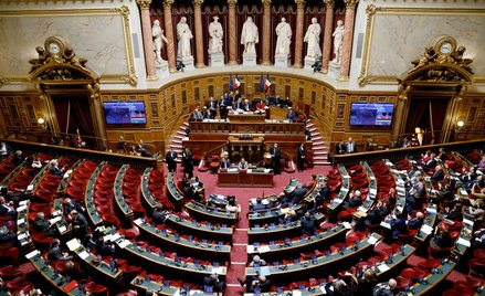 Zgromadzenie Narodowe chce zapisu w konstytucji o „prawie do aborcji”. Senat (na zdjęciu) mówi o „wo