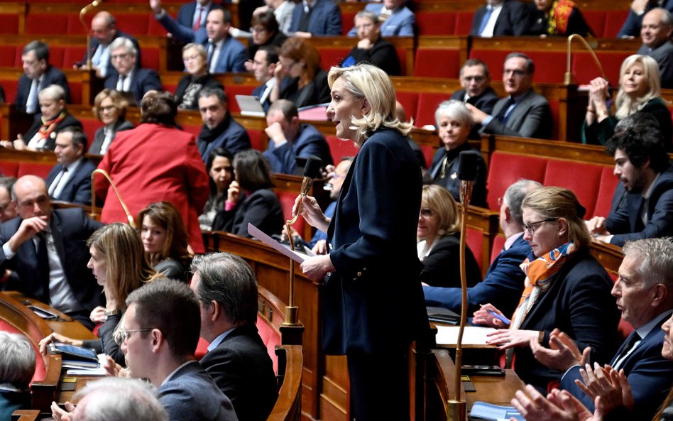 Dla 48 proc. Francuzów Marine Le Pen reprezentuje „patriotyczną prawicę przywiązaną do tradycyjnych 