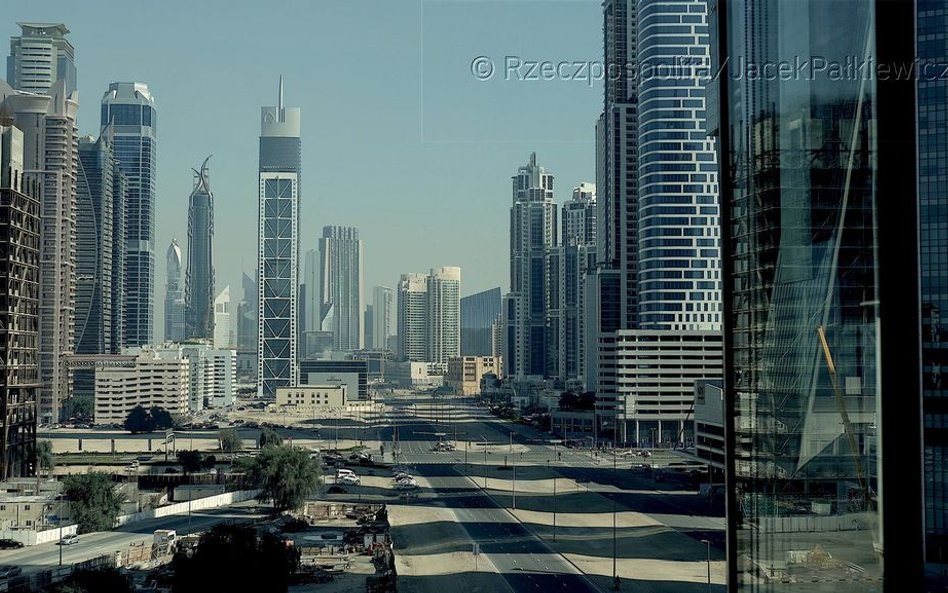 Wczorajsze pustynne państwo, dziś niewyobrażalne drapacze chmur, sztuczne wyspy w kształcie palm i k