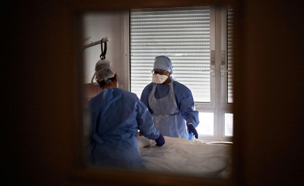 Francja: Liczba ofiar epidemii przekroczyła 12,2 tys.
