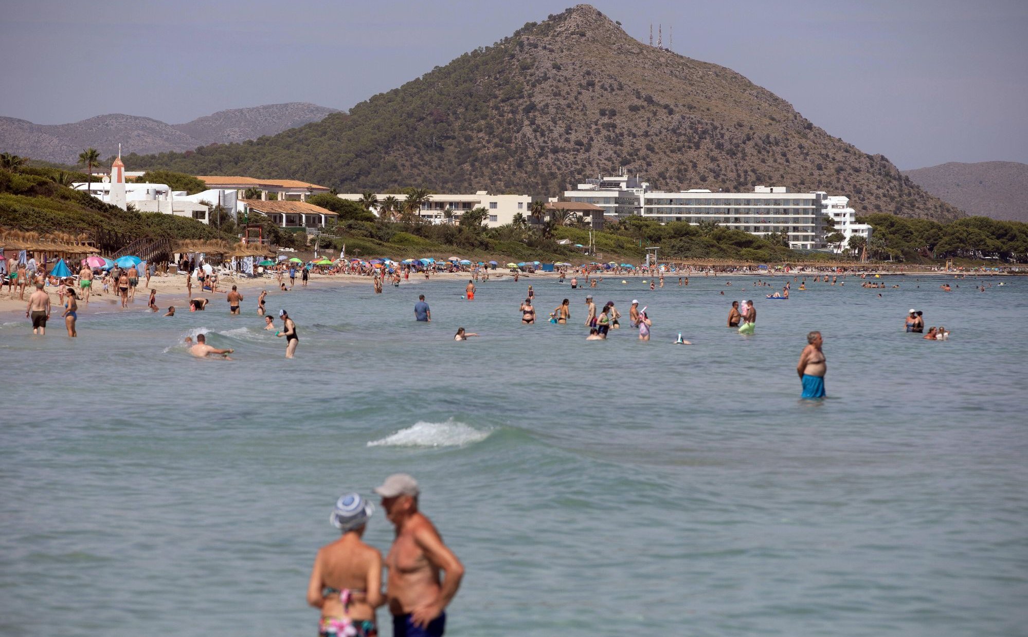 Turyści nie chcą wypoczywać w przepełnionych kurortach, wolą wyjeżdżać poza sezonem