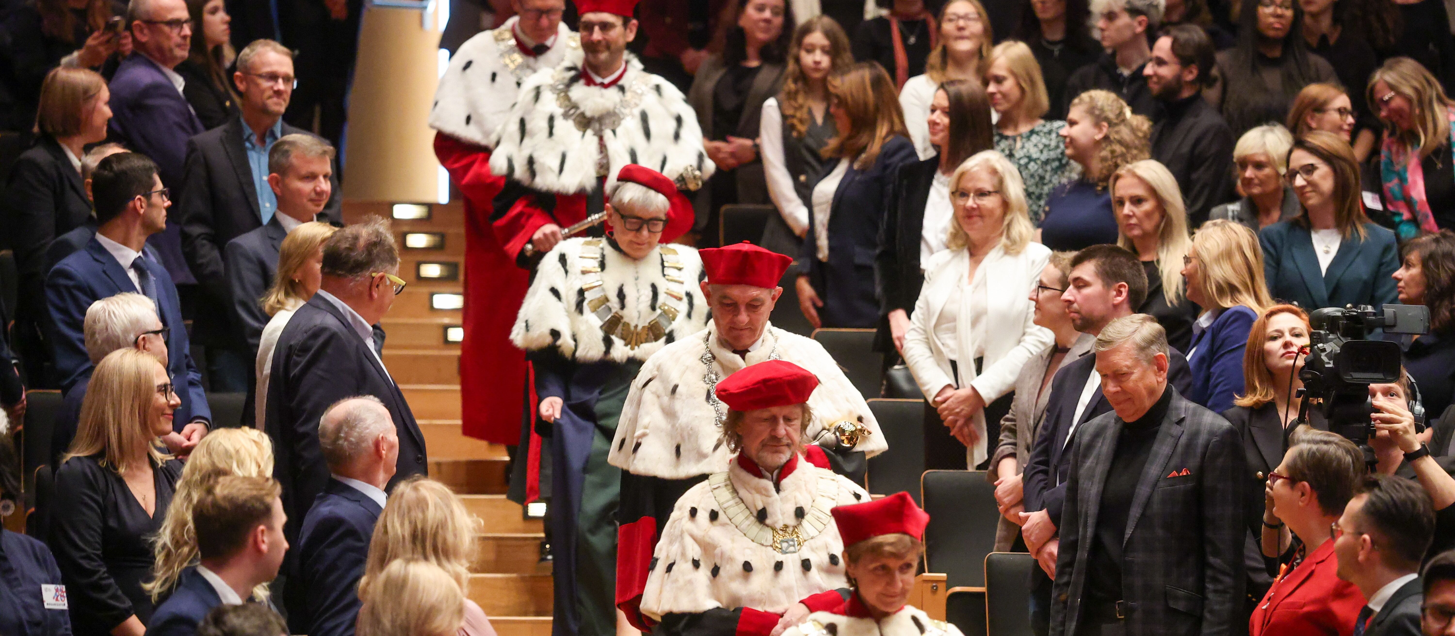Problemy polskich studentów. Brakuje tanich mieszkań i stołówek