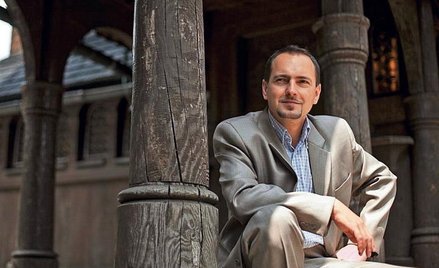 Rafał Gersten, przedsiębiorca pozwany przez burmistrza, twierdzi, że nie jest autorem wpisów, choć p