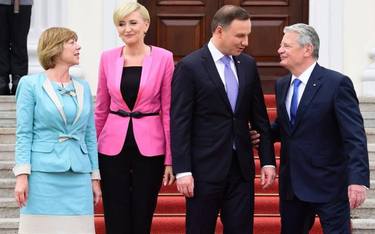 Polska para prezydencka przyjmowana w czwartek w Berlinie przez prezydenta Joachima Gaucka i jego pa