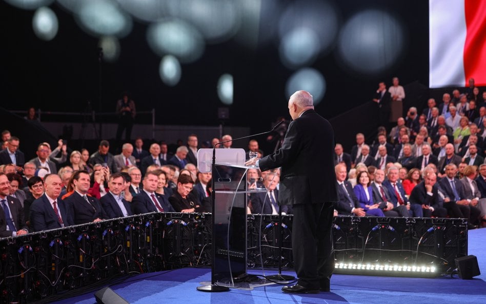 Prezes PiS Jarosław Kaczyński podczas wystąpienia programowego w trakcie drugiego dnia konwencji pro