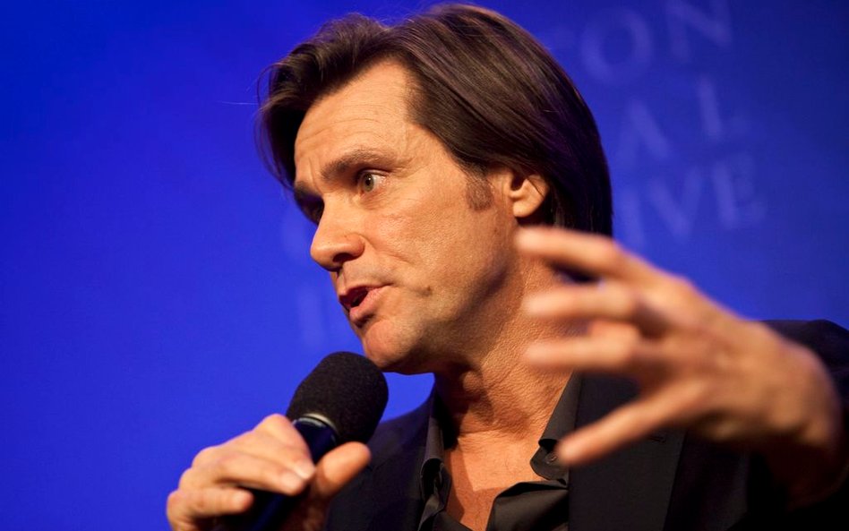 Jim Carrey atakuje Facebooka i sprzedaje jego akcje