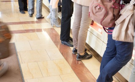 Cudzoziemiec też nie może czekać - sąd o wydawaniu zgody na pracę w Polsce