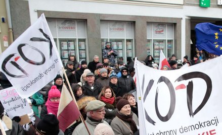 KOD w Wielkiej Brytanii zachęca do wysyłania listów z poparciem Fransowi Timmermansowi