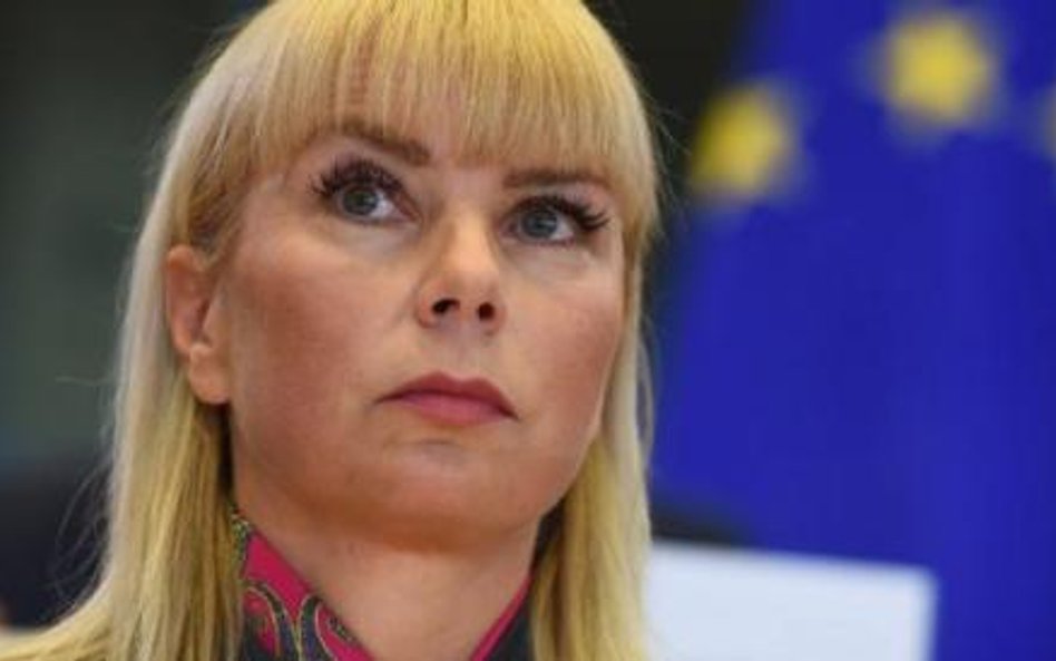 Czworo Polaków, Fin, Francuz oraz Niemiec będą pracowali dla Elżbiety Bieńkowskiej