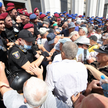 Ukraina: Emerytowani policjanci próbowali szturmować parlament