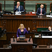 Posłanka Lewicy Katarzyna Ueberhan przemawia na sali obrad Sejmu. Parlament zajmuje się czterema pro
