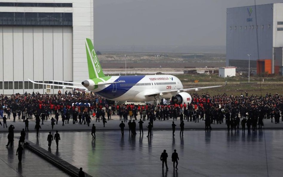 Chiny rzucają wyzwanie Boeingowi i Airbusowi