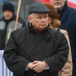 Prezes PiS Jarosław Kaczyński na pl. Piłsudskiego w Warszawie podczas obchodów miesięcznicy smoleńsk