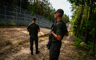 Litewscy strażnicy na granicy z Białorusią
