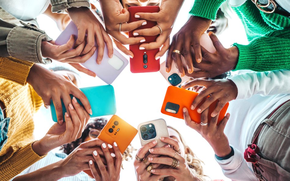 Eksperci ostrzegają przed wpływem social mediów na dzieci