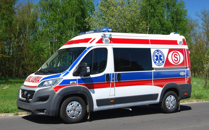 Ambulans skompletowany w AMZ-KUTNO na bazie samochodu dostawczego Fiat Ducato. Fot./AMZ-KUTNO.