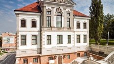 W lutym 1953 roku odbudowany pałac przekazano na siedzibę Instytutowi im. Fryderyka Chopina (później