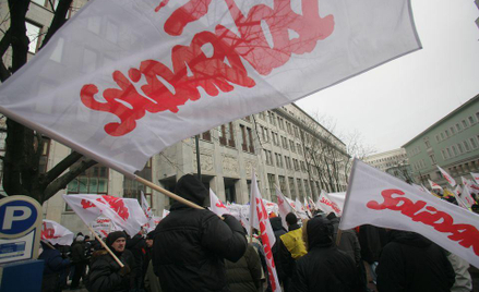 Związki zawodowe wracają do gry