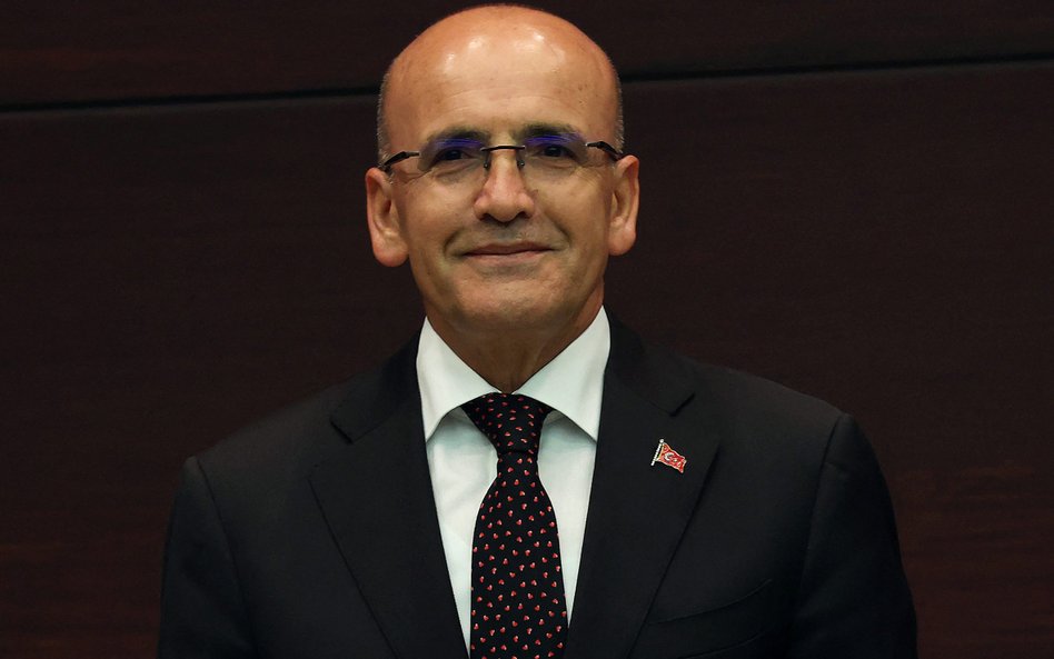 Mehmet Simsek znów został tureckim ministrem finansów, ale jeszcze nie powstrzymało to osłabienia li