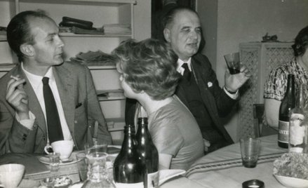 Od lewej: Konstanty A. Jeleński, Róża Maria Łubieńska (tyłem), Wacław Alfred Zbyszewski. Wielkanoc 1