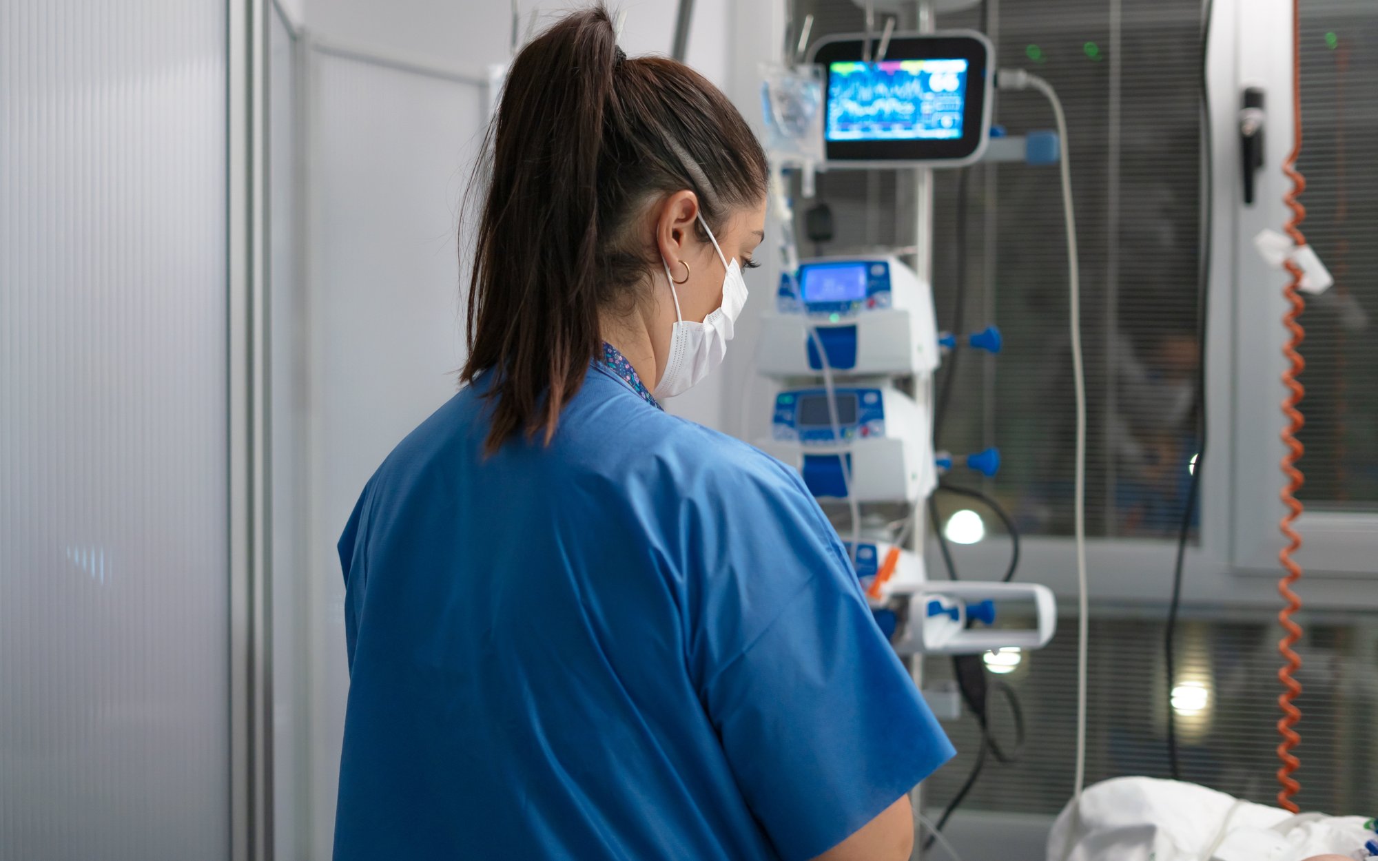 12910 zł zł dla lekarzy, 11485 zł dla pielęgniarek. Nowe pensje minimalne w 2026 roku