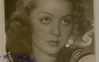 Publikacja skanu pozwala zobaczyć przyszłą ikonę popkultury na progu dorosłości, bez późniejszego wi