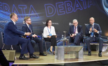Paneliści zastanawiali się nad kierunkami rozwoju sektora telekomunikacyjnego i celami, jakie ma do 