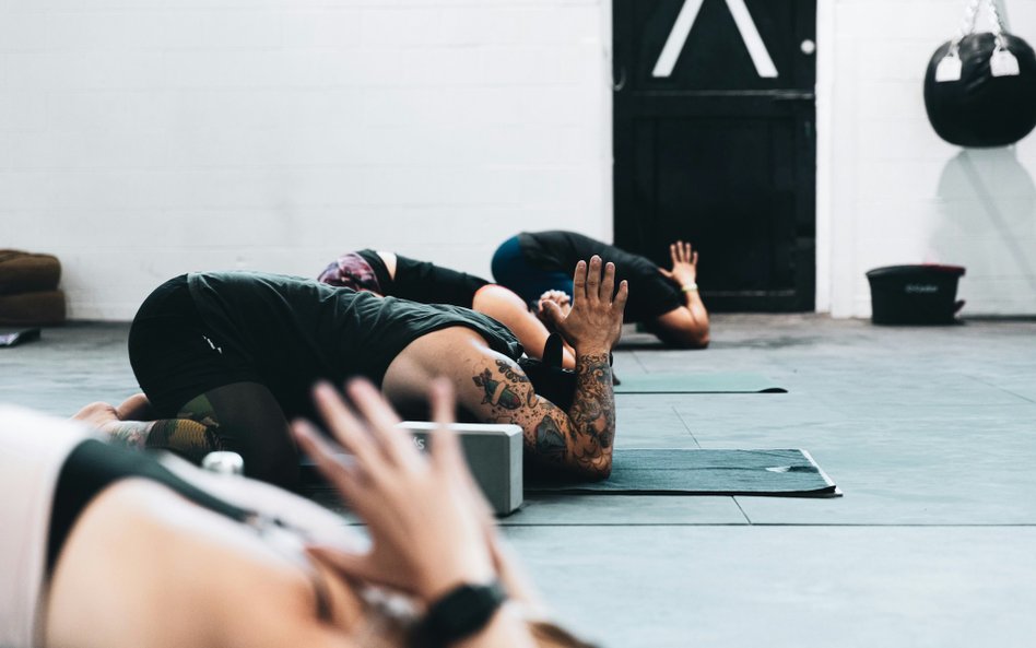 Młode pokolenie jest szczególnie zainteresowane grupowymi zajęciami i udziałem w społecznościach, kt