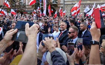 Następnie prezydent wraz z małżonką przeszli do Pałacu Prezydenckiego