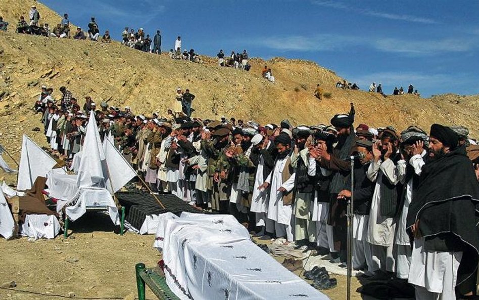 Pogrzeb 27 zabitych w Waziristanie Południowym