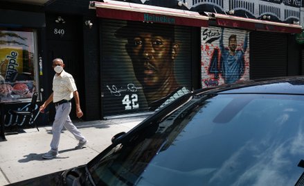 Trzeci dzień z rzędu ponad 1100 ofiar epidemii w USA