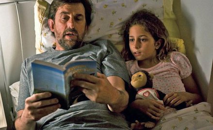 Śmierć żony sprawia, że Pietro postanawia poświęcać córce więcej czasu