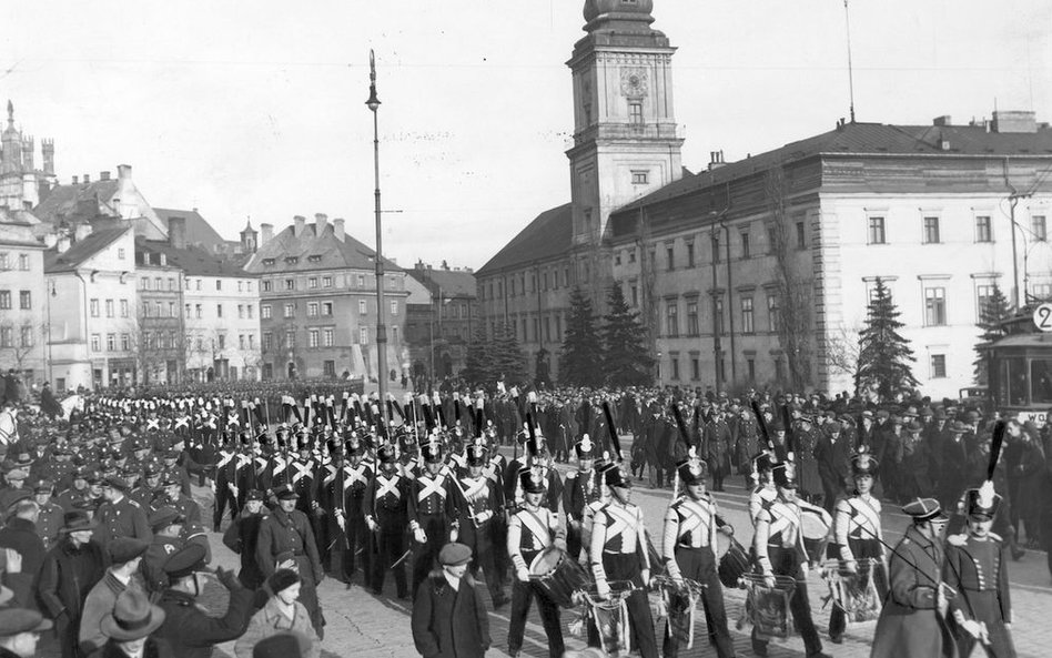 29 listopada 1933r. Obchody rocznicy powstania listopadowego w Warszawie. Oddziały Szkoły Podchorąży