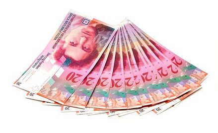 Różnice kursowe: jak przeliczać na złote cenę nabycia wyrażoną w walucie obcej